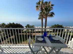 Apartamento en Primera Línea de Playa, Torrox